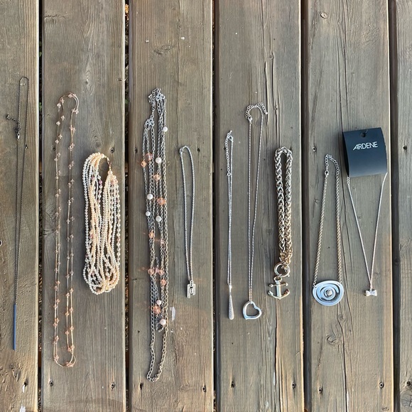 Collection of 15 Vintage and Modern Costume Jewelry Necklaces - Picture 3 of 15